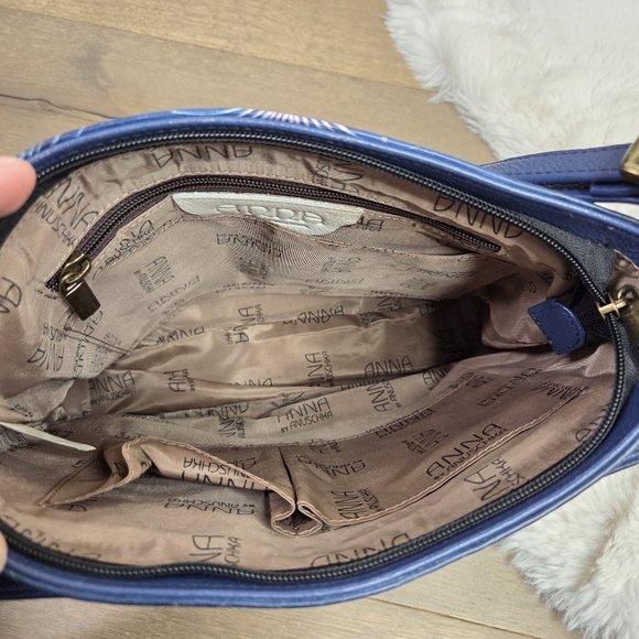 Anuschka Hand Painted Lady Liberty Statue Blue New York Cityscape Crossbody Bag - Picture 7 of 16